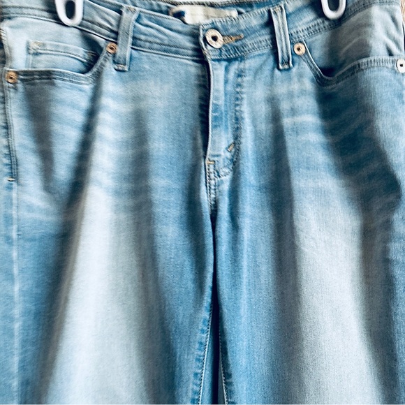 Levi’s | Jeans - Picture 3 of 5